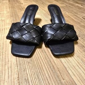 Olivia Miller Black Woven Slide Square Toed Sandals Sz 8
